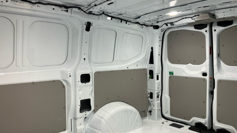 Volkswagen Transporter T32 Swb Electric 160kW 65kWh Commerce Pro Van Auto